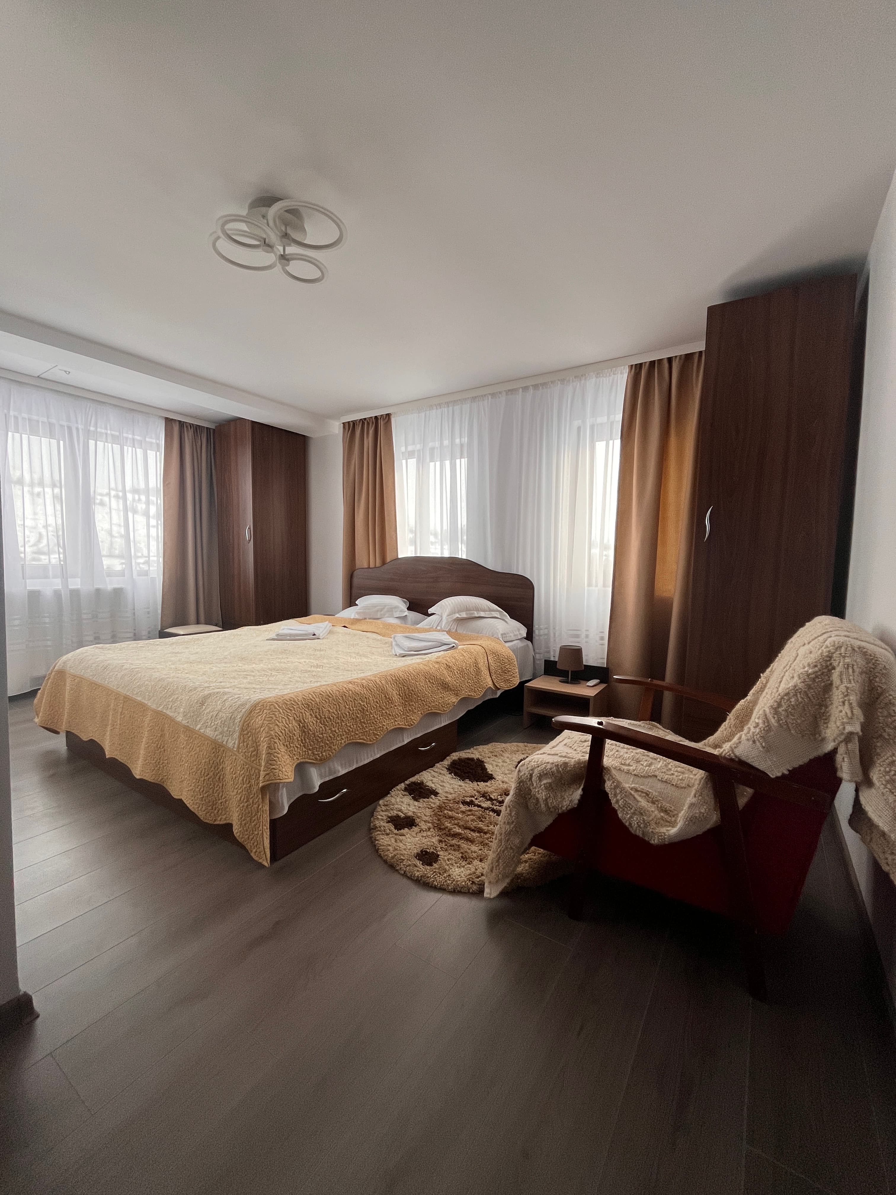 Camera dubla cu baie privata