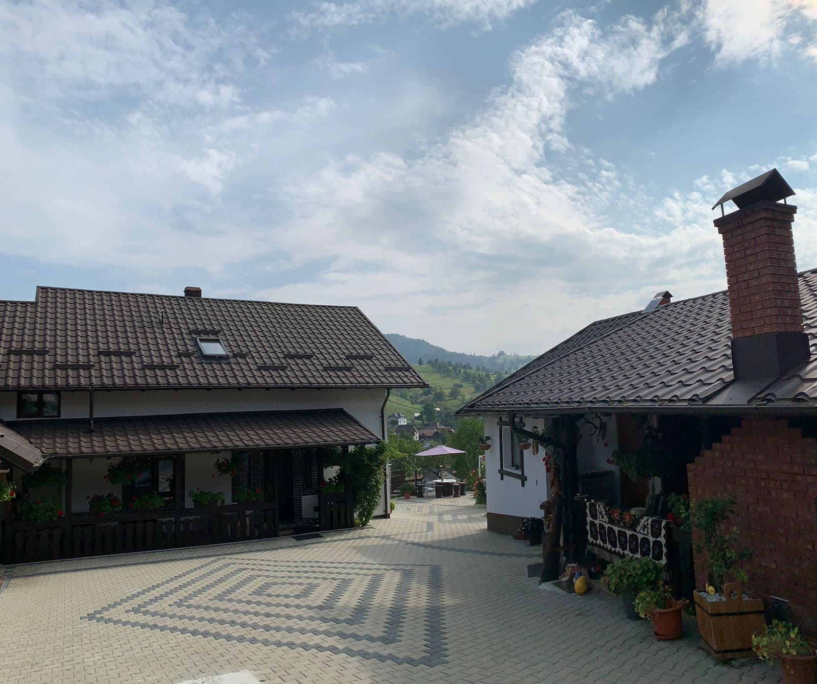 Casa de pe Deal Sadova - Imagine 9