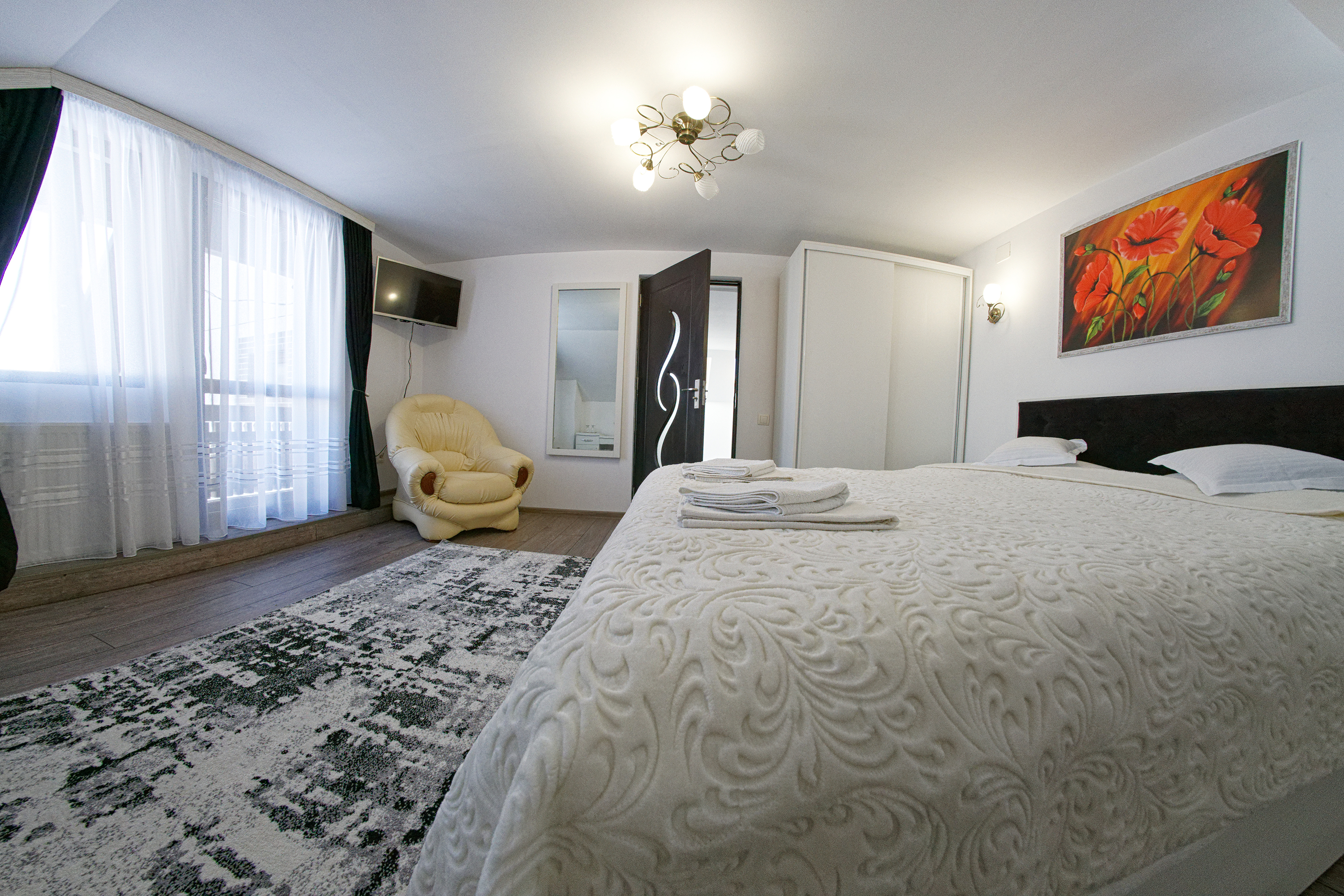 Apartament semidecomandat cu baie privată - Vedere 2, cazare Sadova Suceava